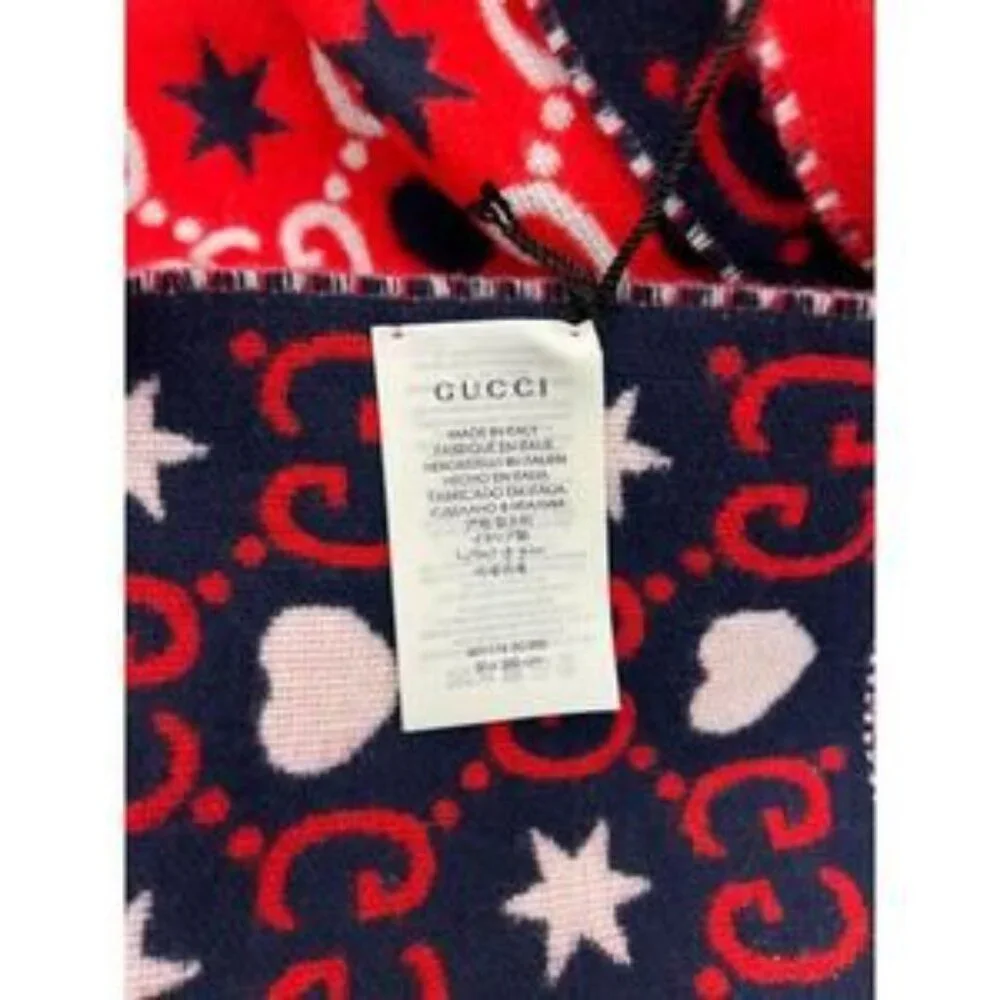 NWT Authentic Gucci GG Hearts Scarf in Red